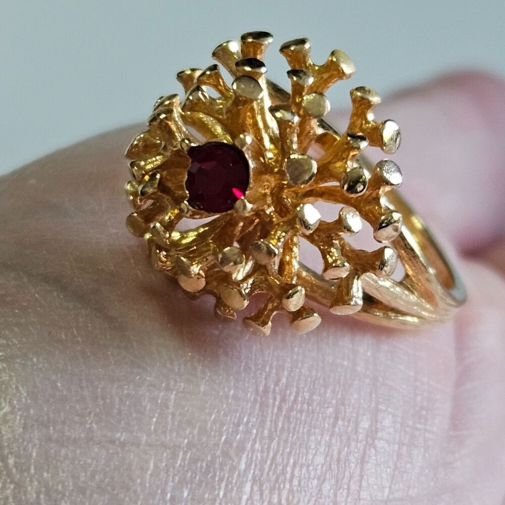 Vintage 18K HGE Red Rhinestone Cocktail Ring Size 5.75